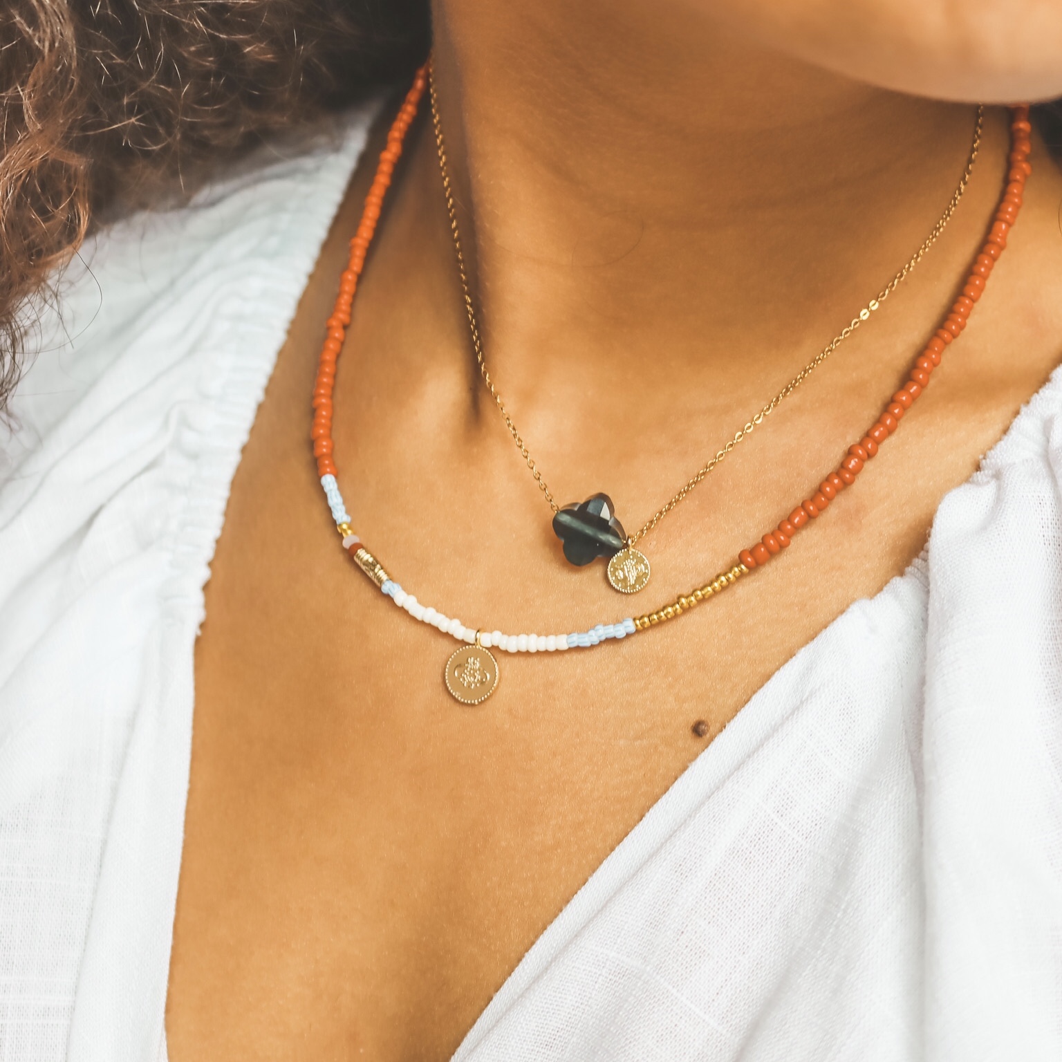 Fine jewelry: clover necklace dark blue gold